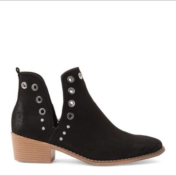 WANTED Western Rivet Grommet Ankle Boots Size 8.5 In Black NWOB - Picture 1 of 9
